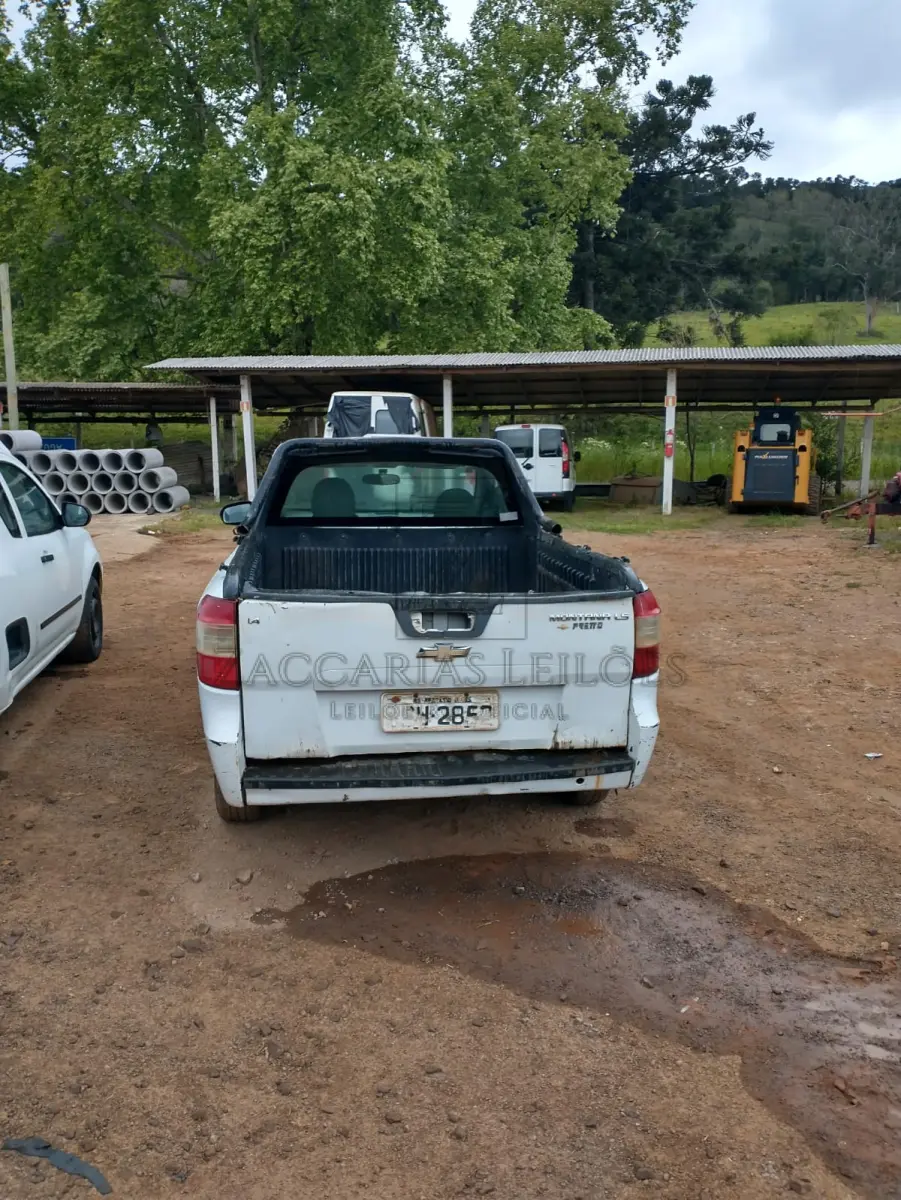 LOTE 002 - Um automóvel da marca GM-CHEVROLET/ MONTANA LS, ano/modelo 2012/2012, cor branca, placas ISW-2852.