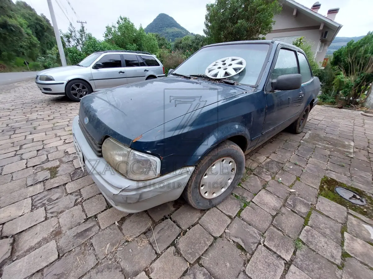 LOTE 003 - Veículo FORD/Verona LX, ano/modelo 1992/1992, placas IFB8348, cor azul, RENAVAM  564248290.