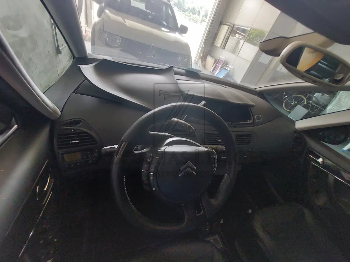 LOTE 005 - Veículo CITROEN C4 Picasso Grand, Placa NOT0183, RENAVAM:  00202357040 Cor: Prata Combustível: Gasolina, ano/modelo 2009/2010.