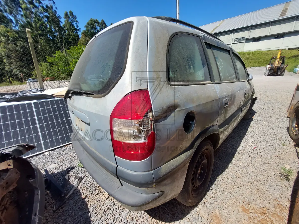 LOTE 008 - Veículo da marca CHEVROLET/ZAFIRA CD, placas ABW-1057, ano/modelo 2001/2002,  RENAVAM 00770924832, a gasolina.
