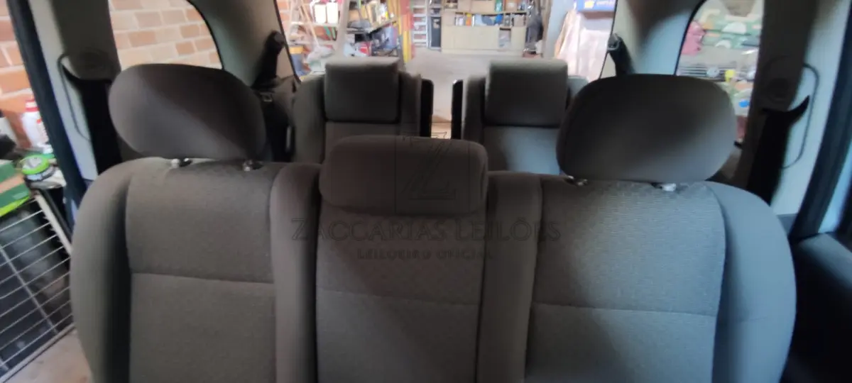 LOTE 007 - Um veículo marca GM/ZAFIRA EXPRESSION, ano/modelo 2011/2012, placas ISF-7650, cor prata, a gasolina/álcool, RENAVAM nº 00344404439, necessita reforma de motor.