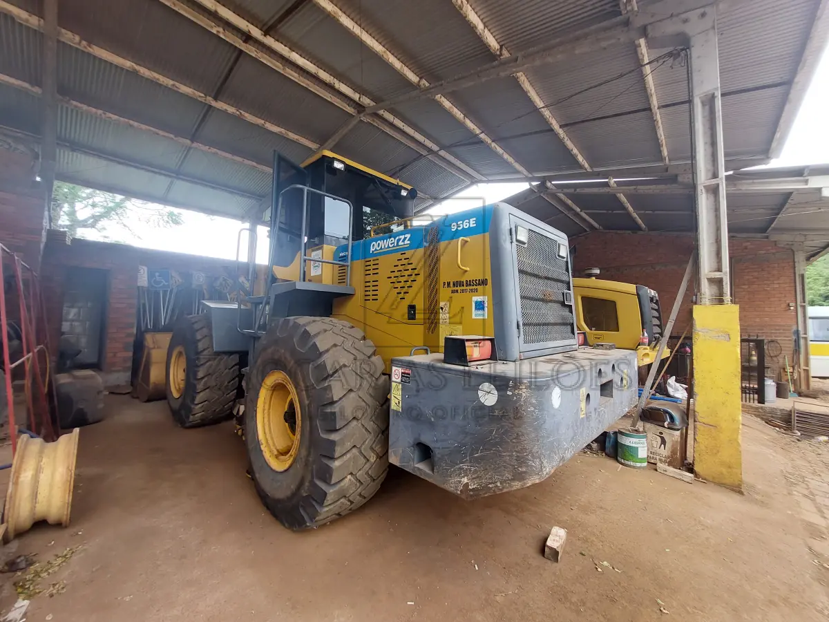 LOTE 001 - CARREGADEIRA DE RODAS POWERZZ, modelo 956E, ano 2018, 220 HP .