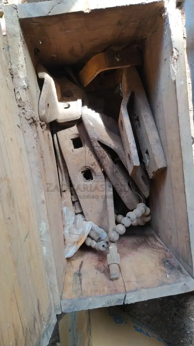 LOTE 015 - Sucata de ferro.