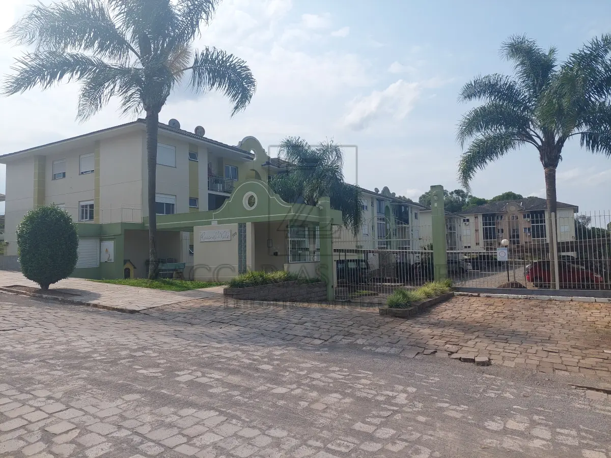 LOTE 004 - BOX 30, do condomínio “Residencial Recanto do Vale”, a ser construído, com acesso pela Rua Luiz Clivati, o quatro à direita de quem ingressa no condomínio pela citada rua, com a área real privativa de 12,00m², área real de uso comum de 0,62681m² perfazendo a área real total de 12,62681m², correspondendo-lhe nas partes comuns do edifício, indivisíveis e inalienáveis, inclusive no terreno onde o mesmo se acha edificado, a fração ideal de 0,001925. O terreno é constituído do lote 16, com 2.142,91m² e do lote 17, com 2.142,63m², da quadra “R”, do Loteamento Clivati, nesta cidade, com a área total de 4.285,54m², medindo 38,00m de frente, ao Sul, à Rua Luiz Clivati, lado par, por 112,78m de extensão da frente ao fundo, pelo lado Oeste, donde dista 315,00m da esquina da Rua Raphael Casanova e 112,75m pelo outro lado, ao leste; no fundo, mede 38,002m, por dois segmentos. MATRÍCULA Nº 18.178, do R. I. DE NOVA PRATA-RS.