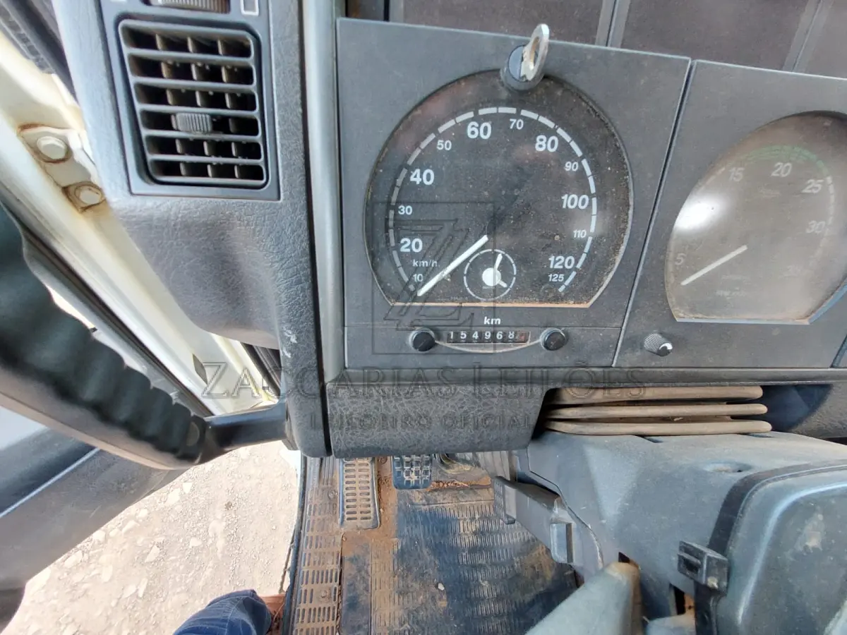 LOTE 007 - Caminhão Marca Iveco, modelo ECTECTOR 230E24N, ano 2008, modelo	2008, cor Branca, combustível	Diesel, peso bruto total 2300, cap. max. Tração 3300, espécie Veiculo Carga, carroceria basculante, placa IPD5972.