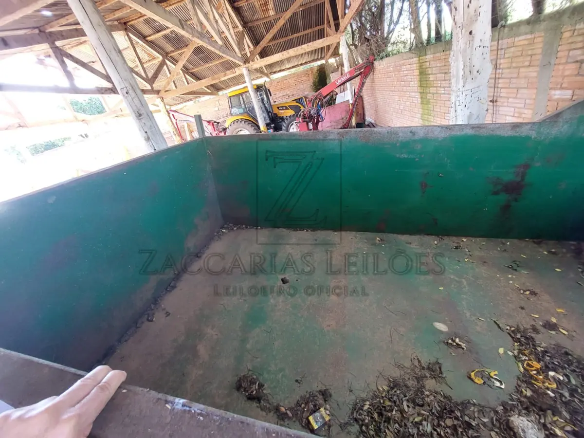 LOTE 009 - Carreta agrícola metálica da marca TORNMAQ.