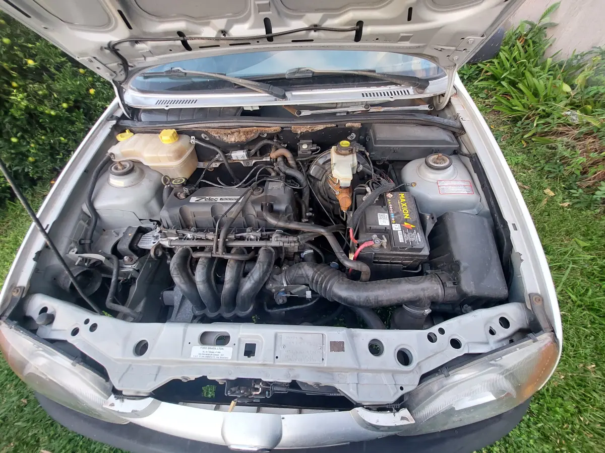 LOTE 001 - Um Veículo marca/modelo: FORD/COURIER 1.6 L, Placa: IJK4550, Ano/modelo: 2000/2000,  Placa: IJK4550, RENAVAM: 733837255, Tipo: Caminhonete, Cor: Prata, Espécie: Carga.