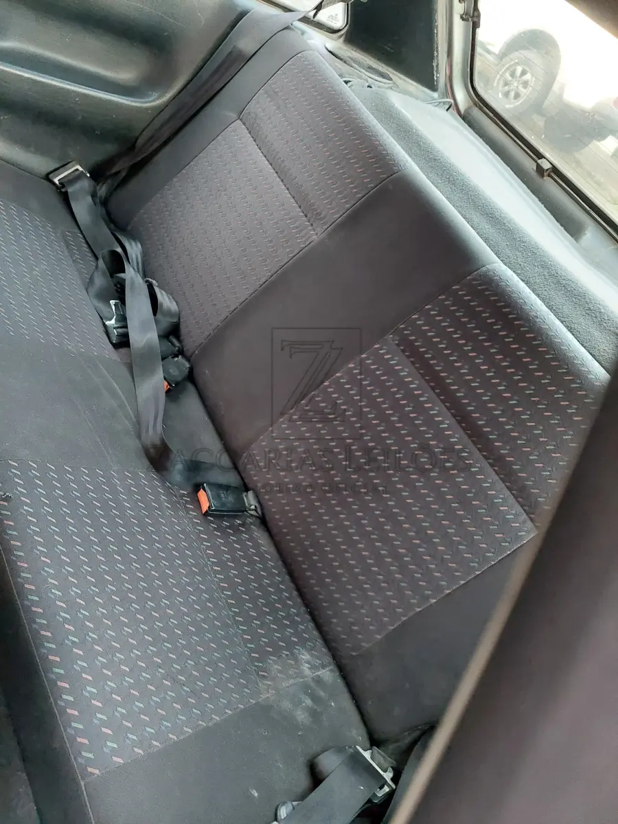 LOTE 006 - Um automóvel da marca VW-VOLKSWAGEN/GOL SPECIAL, placas ILA-4F54, na cor prata,  ano/modelo 2002/2003, RENAVAM 797546480.