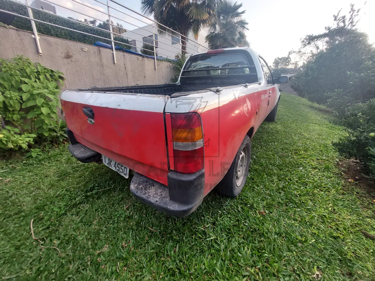 LOTE 001 - Um Veículo marca/modelo: FORD/COURIER 1.6 L, Placa: IJK4550, Ano/modelo: 2000/2000,  Placa: IJK4550, RENAVAM: 733837255, Tipo: Caminhonete, Cor: Prata, Espécie: Carga.