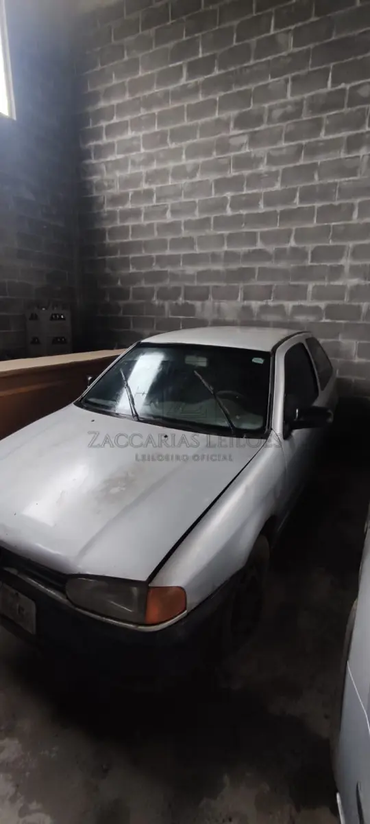 LOTE 003 - Um automóvel da marca VW/GOL  SPECIAL, placas IKZ-6850, ano/modelo 2002/2003, na cor prata, RENAVAM 796295069.
