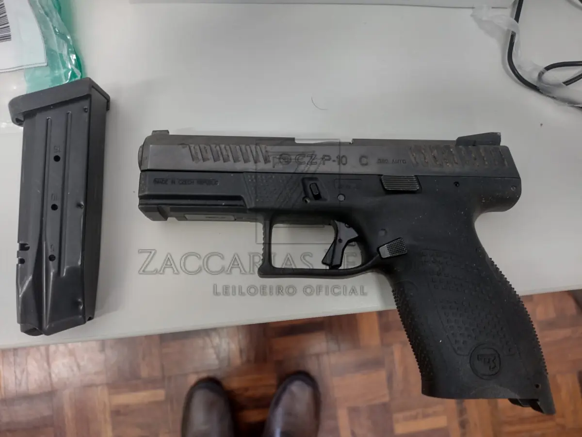 LOTE 007 - 01 (uma) Pistola da marca CZ, modelo CZP10C, nº de série AP05284, calibre 380, em bom estado  de conservação.