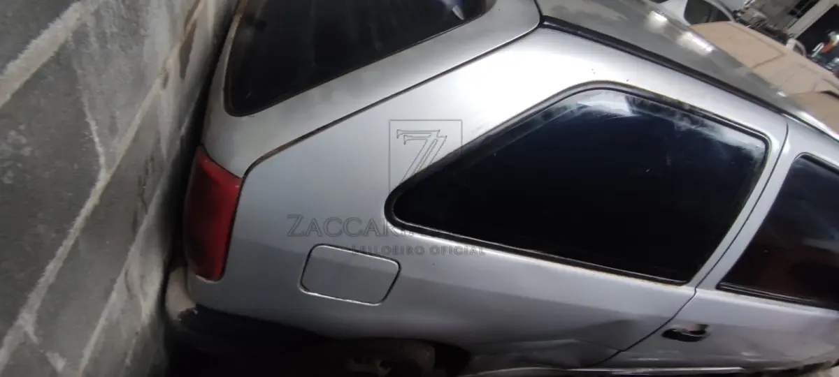 LOTE 003 - Um automóvel da marca VW/GOL  SPECIAL, placas IKZ-6850, ano/modelo 2002/2003, na cor prata, RENAVAM 796295069.