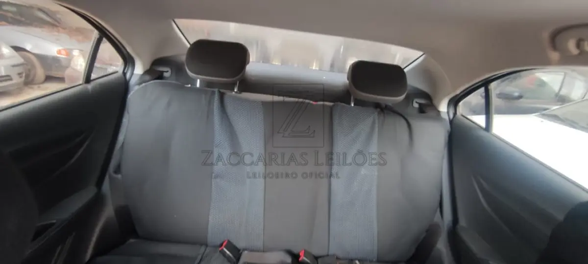 LOTE 003 - Um automóvel da marca CHEVROLET/PRISMA 1.4 MT LT, placas QHX0H45, na cor prata, à  álcool/gasolina, ano/modelo 2016/2016, RENAVAM 1090265198.