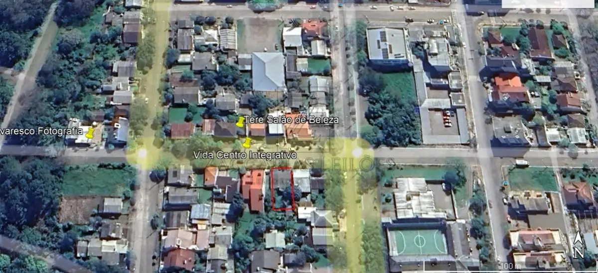 LOTE 001 - Uma parte do lote urbano número oito, da quadra de letra “K”, Nova Prata, sem benfeitorias e com  a área de 262,50m² (duzentos e sessenta e dois metros e cinquenta decímetros quadrados),  confrontando atualmente: ao Norte, na extensão de dez metros e cinquenta centímetros, com a rua  Prudente de Moraes; ao Sul, na mesma extensão, com terras de Galdino Barbosa de Carvalho; a Leste,  na extensão de vinte e cinco metros, com terras do lote  número um de propriedade de Galdino Barbosa  de Carvalho e de sucessores de Guilherme Antunes Moreira, sendo de treze metros, com  o primeiro e  doze metros com os segundos e a Oeste, na extensão de vinte e cinco metros, com terras do lote número  oito de propriedade de Galdino Barbosa de Carvalho.Tudo conforme Transcrição número 26.166, folha  131, do Livro 3/z, datada de 15 de agosto de 1975.