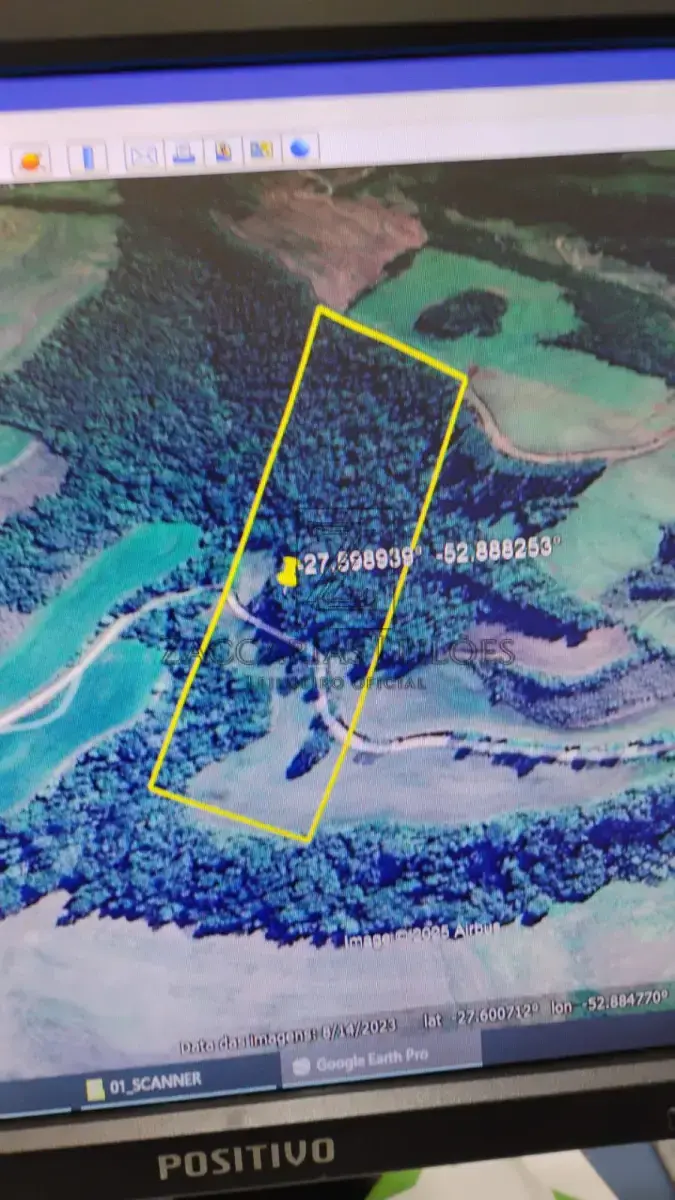 LOTE 002 - IMÓVEL: LOTE RURAL Nº 16-1, da Segunda Secção Serrinha, situado no lugar denominado de  Linha Nova, no Município de Três Palmeiras/RS, com área superficial de 52.500,00m²(cinquenta e  dois mil e quinhentos metros quadrados), sem benfeitorias, com as seguintes confrontações: ao  NORTE, por linha seca, com propriedade de Conrado de Anhaia, ao SUL, pela sanga da divisa com  propriedade de Marcia Farias Pires, ao LESTE por linha seca com propriedade de Herberto Friedrich, e ao  OESTE, por linha seca com terras do lote nº 16-2. MATRÍCULA Nº 11.966, R. I. DO MUNICÍPIO DE RONDA  ALTA/RS.
