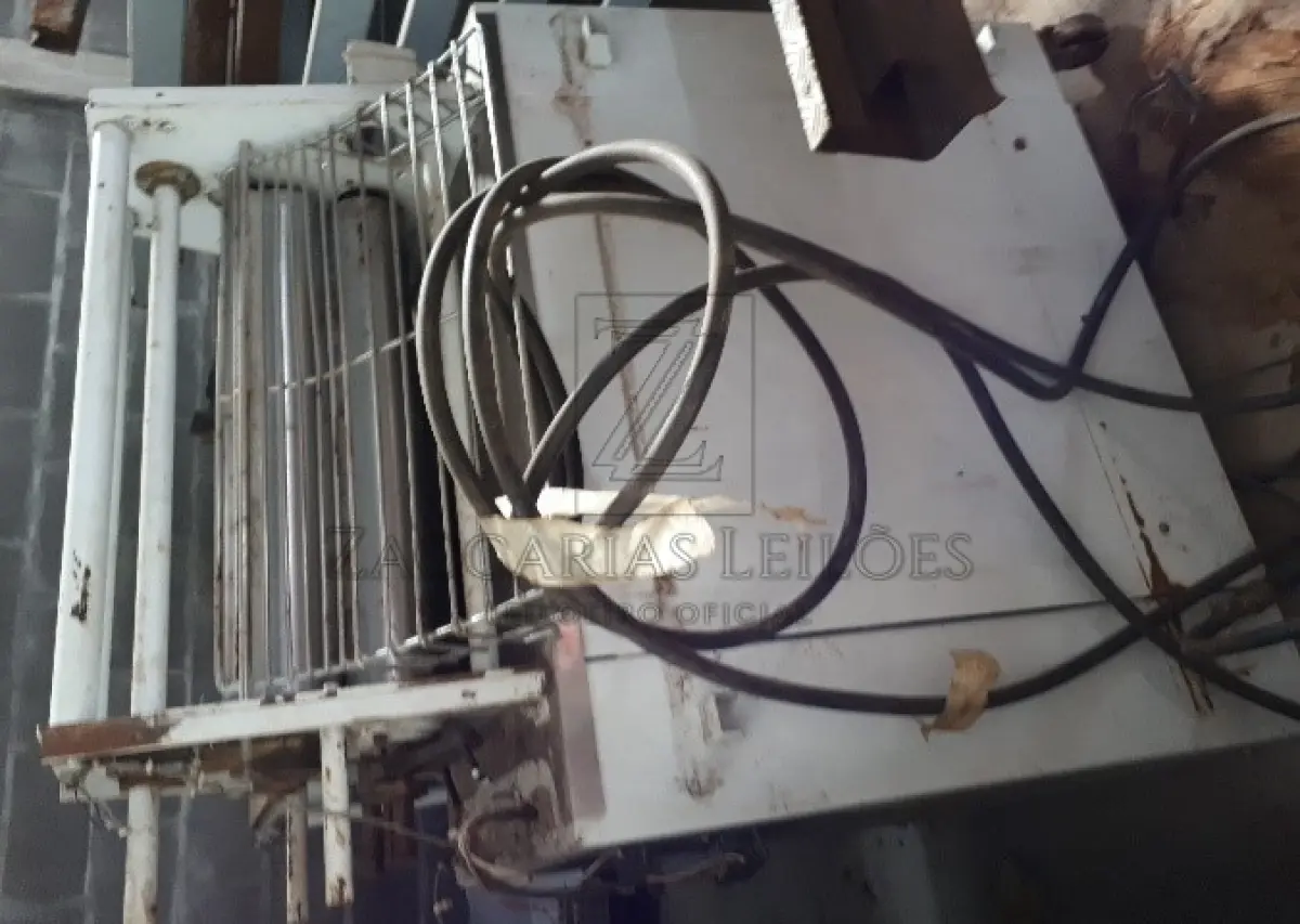LOTE 016 - Duas laminadoras de massa CZM 600.
