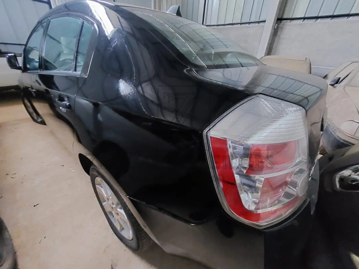 LOTE 003 - Um automóvel da marca NISSAN/SENTRA S, placas IOL4C70, ano/modelo 2007/2008, na cor preta, à Gasolina, RENAVAM 950936294.