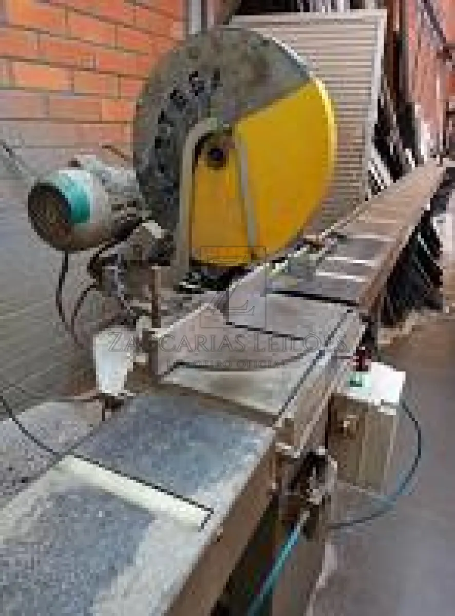 LOTE 001 - 1. Fresadeira Cortesa 2. Pantógrafo Cortesa 3. Esmeril 360W 4. Calandra Lombard 5. Serra  Circular 5cv 6. Furadeira Motomil FB160 7. Compressor Shultz SRP4015 8. Serra Dupla Cabeça  Cortesa 6cv. 9. Serra Monocabeça Cortesa 2c.