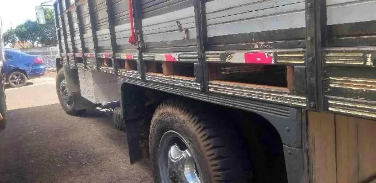 LOTE 014 - VW 13.150, placas AJO4E43, chassis 9BWX2VF281RY, ano/modelo 2000/2000, na cor branca,  RENAVAM nº 00747149437.