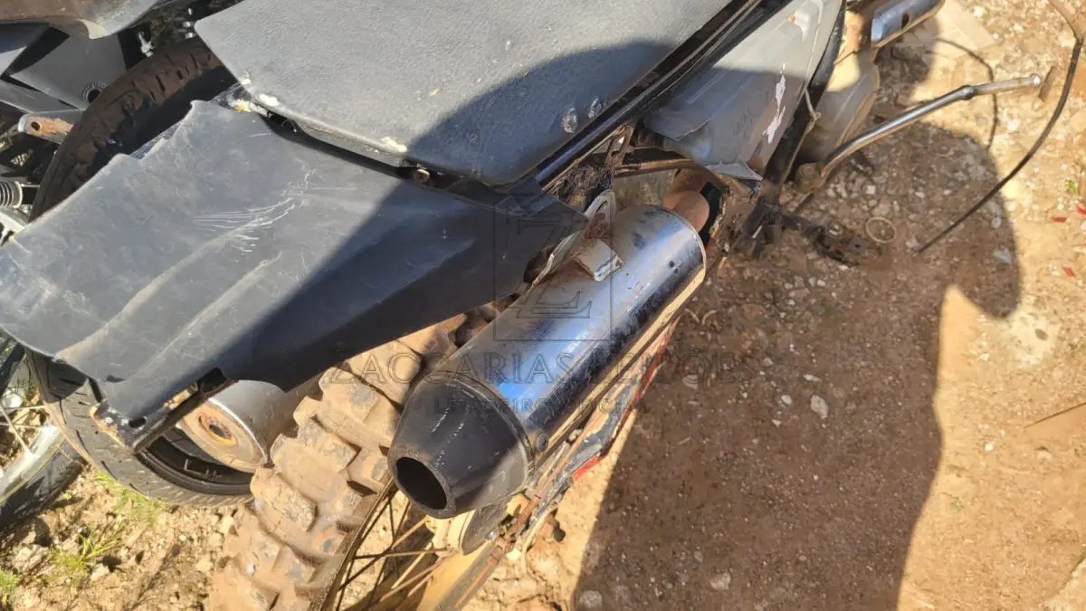 LOTE 009 - YAMAHA, cor preta, sem sinal identificador, placa AAA0000.