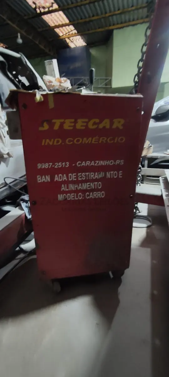 LOTE 011 - Uma mesa alinhadora para carros/camionetes, da marca STECAR 360, para 30.000Kg, em bom  estado de conservação.