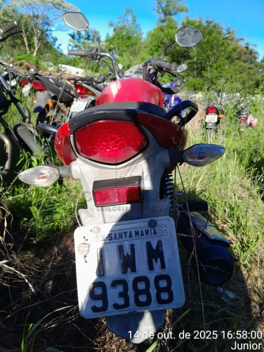 LOTE 006 - HONDA/CG150 FAN ESDI, Placa: IWM9388, ano/modelo: 2015/2015, Cor: VERMELHA, Chassi:  9C2KC1680FR204913, RENAVAM: 01047427181.