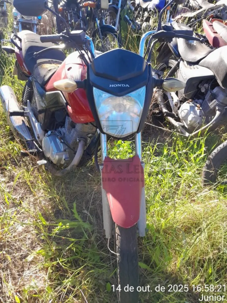 LOTE 006 - HONDA/CG150 FAN ESDI, Placa: IWM9388, ano/modelo: 2015/2015, Cor: VERMELHA, Chassi:  9C2KC1680FR204913, RENAVAM: 01047427181.