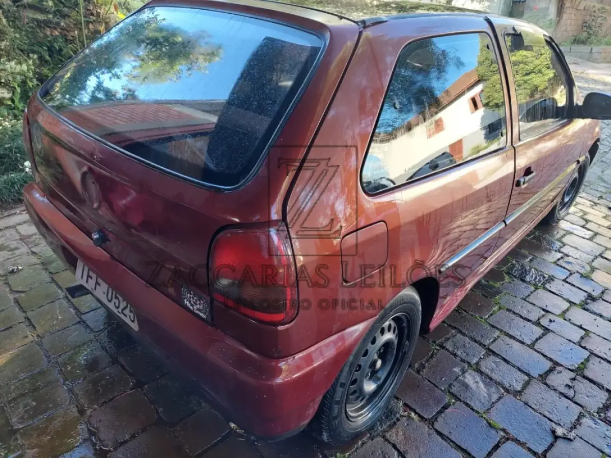 LOTE 009 - Um automóvel da marca VW/GOL CLI, placas IFF0525, na cor vermelha, ano/modelo 1996/1996, à  Gasolina, RENAVAM nº 658685368.