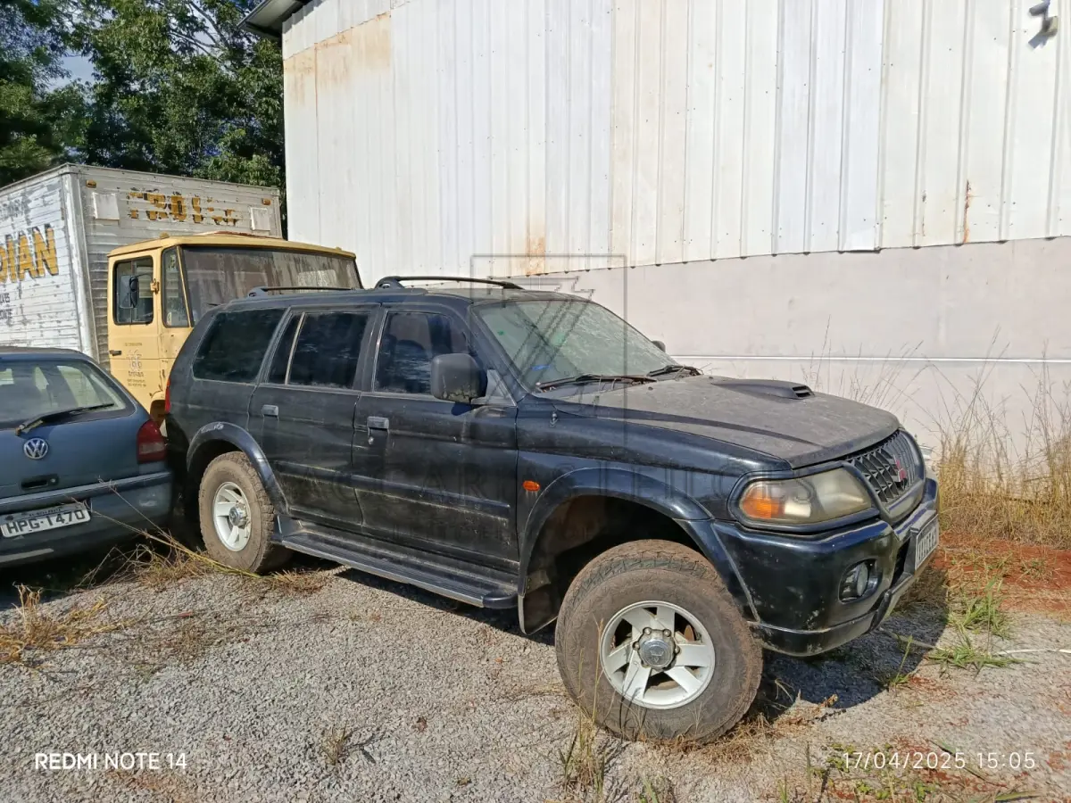 LOTE 011 - I/MMC PAJERO SP. 4X4 GLS, ano/modelo: 2001/2001, Placa: AAA0E61,  RENAVAM 758184182, cor Preta.(necessita reforma motor)