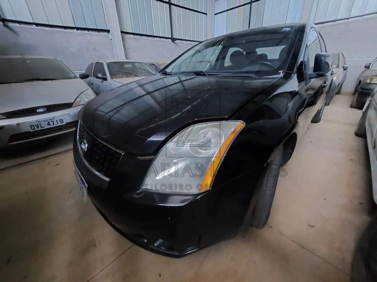 LOTE 003 - Um automóvel da marca NISSAN/SENTRA S, placas IOL4C70, ano/modelo 2007/2008, na cor preta, à Gasolina, RENAVAM 950936294.