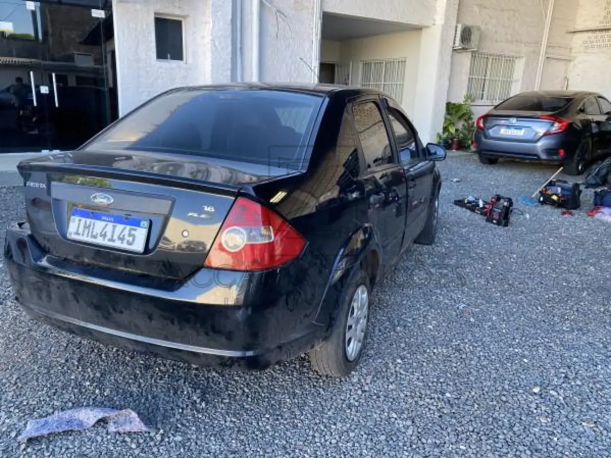 LOTE 008 - FIESTA SEDAN 1.6 FLEX, ano/modelo 2005/2005, placas IML4I45, chassis nº  9BFZF26P558320628,  na cor preta, RENAVAM 853736448.