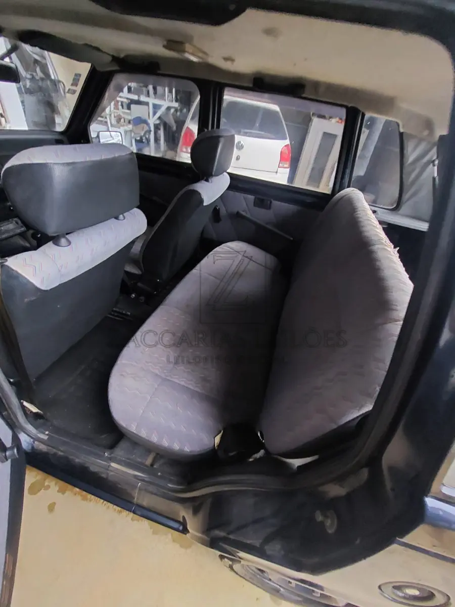 LOTE 008 - Um automóvel da marca FIAT/UNO ELETRONIC, placas IBM2392, ano/modelo 1994/1994, na cor  azul, à Gasolina, RENAVAM 617997535.