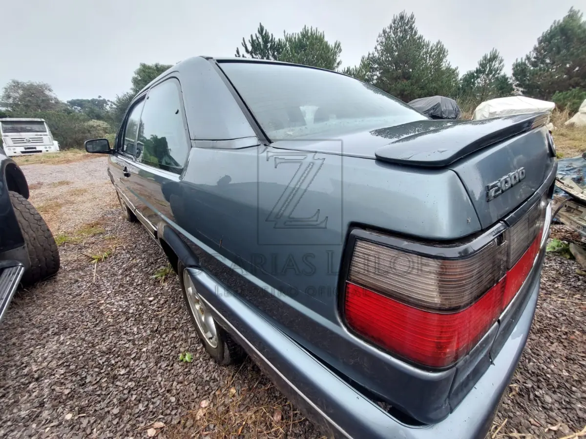 LOTE 014 - Um automóvel da marca VW-VOLKSWAGEN/SANTANA GLS 2000, placas BGG4044, na cor  cinza, ano/modelo 1991/1991, RENAVAM 434569437.