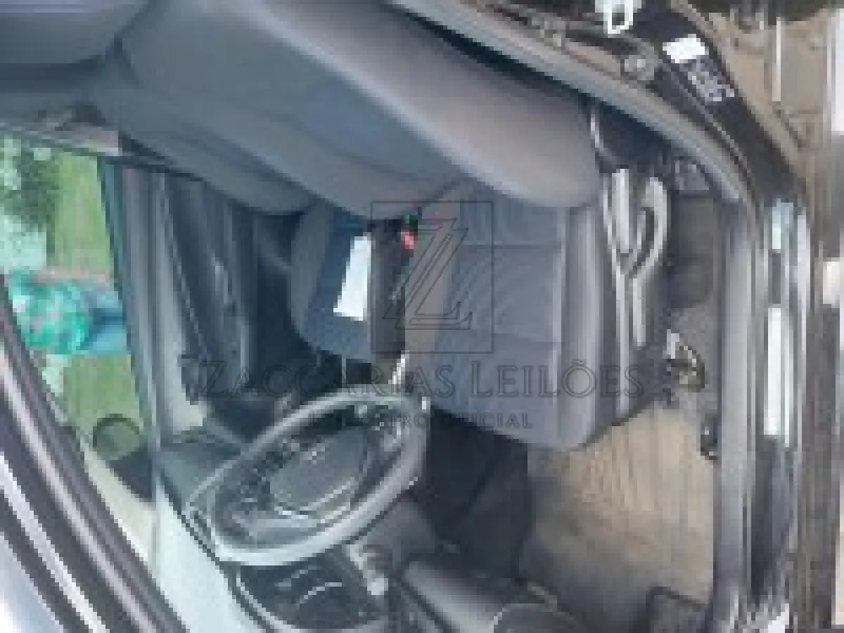 LOTE 002 - Um automóvel da marca TOYOTA/YARIS SA XL15LIVE, placas JAF1D51, na cor preta,  ano/modelo 2020/2021, à Álcool/Gasolina, RENAVAM 01237967470.