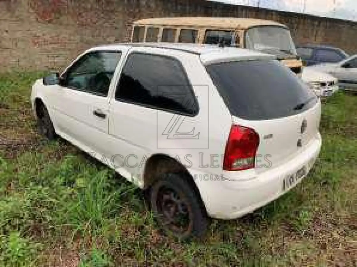 LOTE 007 - VW/GOL 1.0 G4, ano/modelo 2013/2013, placas IVX1808, chassis nº  9BWAA05W8EP040801,  RENAVAM nº 00587536853.