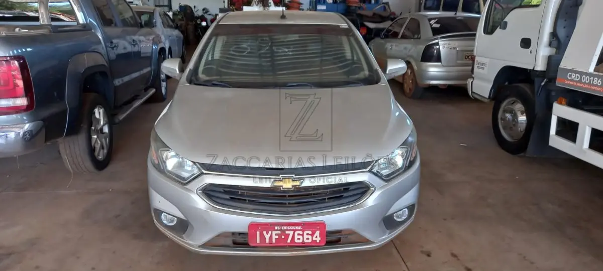 LOTE 004 - CHEVROLET/PRISMA 1.4MT LTZ, Placa: IYF7664, Ano/modelo: 2017/2017, na cor: PRATA, Chassi:  9BGKT69V0JG274023, RENAVAM: 01137720716.