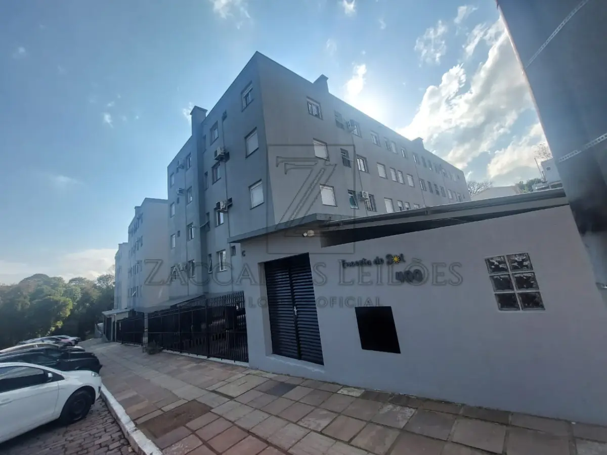 LOTE 004 - Direito e ações do BOX estacionamento localizado no pavimento térreo do Bloco A do Condomínio Encosta do  Sol, na Rua Otaviano Dalla Coletta, 400, nesta cidade, com área privativa de 12,5100m² e área total de  19,6921m², com as descrições e confrontações da MATRÍCULA 22.925 do CRI desta cidade: A fração ideal  de 3,9951m² no terreno situado nesta cidade, constituído dos lotes nº 39, nº 40, nº 41, nº 42, nº 43 e nº 44  da quadre E do “LOTEAMENTO DALLA COLETTA”, com a denominação administrativa de lote nº 0376 da  quadra 31, zona 06, distrito 01, com a área de 2.963,80m² (dois mil novecentos e sessenta e três metros  quadrados e oitenta decímetros quadrados) de terras que distam 43,47 metros da esquina formada pelas  ruas PR3 e Octaviano Dalla Coletta, no lado ímpar da primeira e no lado par da segunda, no quarteirão  irregular formado por essas ruas, e mais terras de Idilio Sangali e outros, Ari Valdemarca e outros, terras  de Incorporadora Santa Fé, e terras de Egidio Dalla Coletta e outros, com as seguintes confrontações: ao  norte, por 72,00 metros, com terras de Idilio Sangali e outros, e Ari Valdemarca e outros; ao sul, por 72,06  metros, com a rua Octaviano Dalla Coletta; ao leste, por 39,65 metros, com o lote nº 38 da quadra E (31),  e ao oeste, por 41,64 metros, com o lote nº 45 (área de preservação permanente) da quadra E (31); a esta  fração corresponderá o BOX DE ESTACIONAMENTO nº 62 localizado no PAVIMENTO TÉRREO ou  PILOTIS do BLOCO A do ‘CONDOMINIO ENCOSTA DO SIL’, a ser construído na rua Octaviano Dalla  Coletta nº 400, situado na segunda circulação de veículos, à esquerda de quem entra pelo portão de acesso  às garagens, ficando entre o Box 61 e o Box 63, possui fundos para o Box 36, e frente para a circulação  interna de veículos, tendo a área privativa real de 12,5100m², área real de uso comum de divisão não  proporcional de 5,6257m², área real de uso comum de divisão proporcional de 1,5564m², totalizando a área  real de 19,621m², com área equivalente de construção de 9,8460m², cota ideal de terreno de 3,9951m² e  coeficiente de proporcionalidade de 0,0013 no terreno e nas coisas de uso comum e fim proveitoso do  edifício.