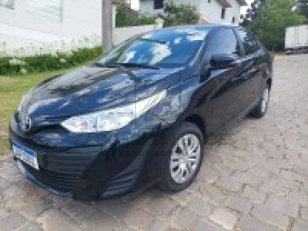 LOTE 002 - Um automóvel da marca TOYOTA/YARIS SA XL15LIVE, placas JAF1D51, na cor preta,  ano/modelo 2020/2021, à Álcool/Gasolina, RENAVAM 01237967470.