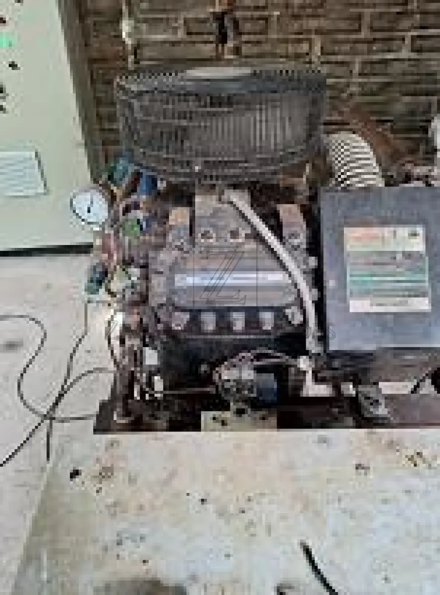 LOTE 003 - Um Compressor para  resfriamento, SABROE, modelo CMO 14, ano 1992, nº de série 14508, completo, com casa de  força/comando e cilindros acoplados, em bom estado de conservação e funcionamento.
