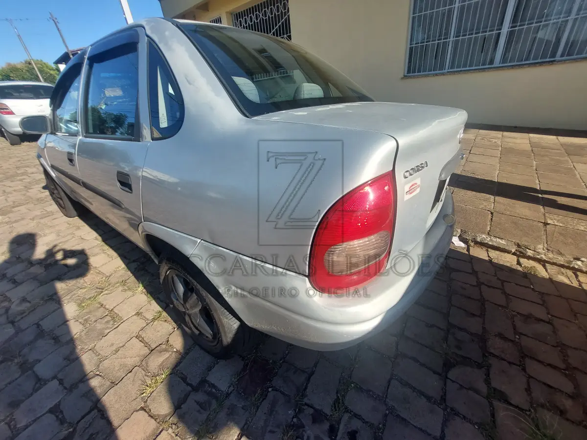 LOTE 013 - Um automóvel da marca GM/CORSA WIND, placas IJM2C28, na cor prata, ano/modelo 2000/2001,  à gasolina, RENAVAM 736664084.