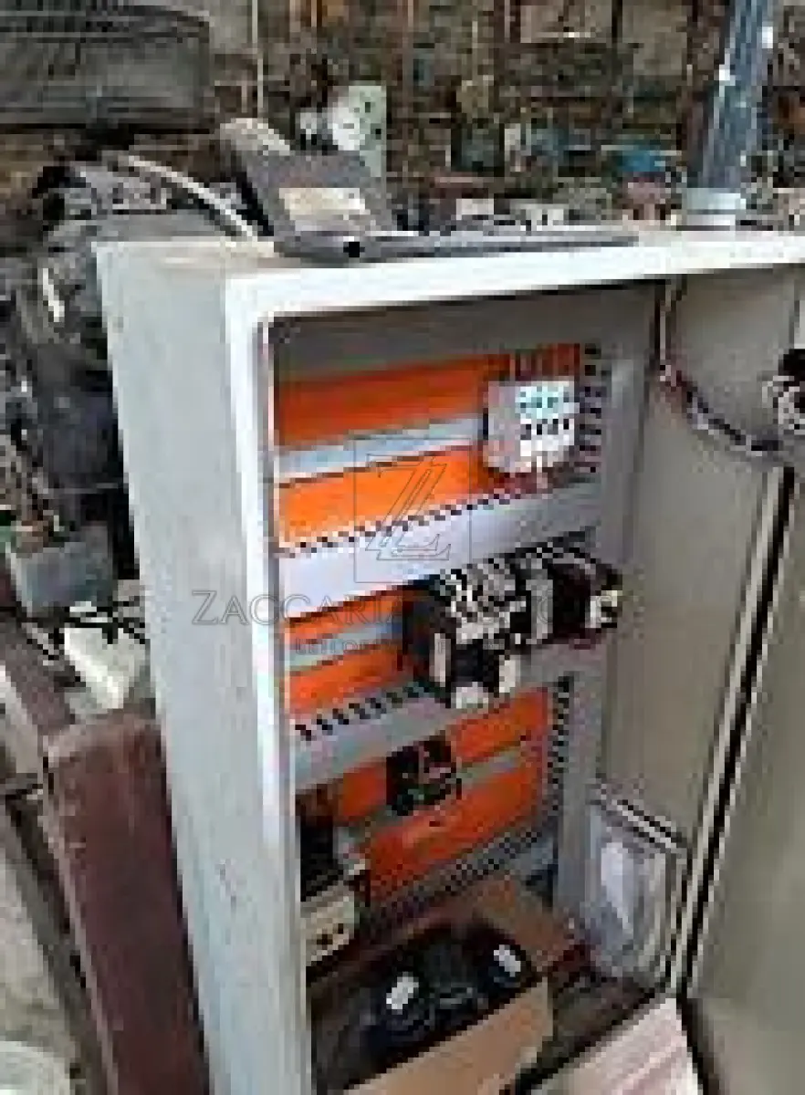 LOTE 003 - Um Compressor para  resfriamento, SABROE, modelo CMO 14, ano 1992, nº de série 14508, completo, com casa de  força/comando e cilindros acoplados, em bom estado de conservação e funcionamento.