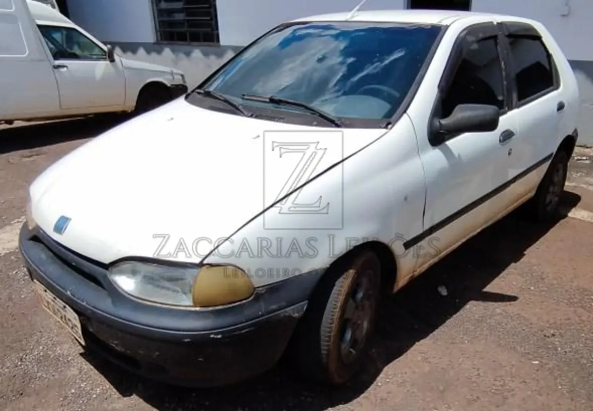 LOTE 006 - Fiat/Palio EL, placa LXW2426, ano/modelo 1996/1996, na cor branca chassis nº 9BD178237T0011119, RENAVAM: 00655006133.
