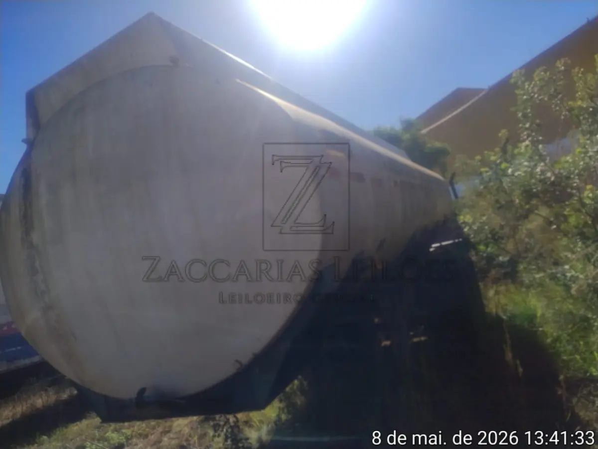 LOTE 002 - Semirreboque Tanque, Marca/Modelo: RANDON SR TQ, Placa: DPE3E44,  Ano/modelo: 2006/2006, Cor: BRANCA, Chassi: 9ADV075266M234768, Renavam:  00890722986.