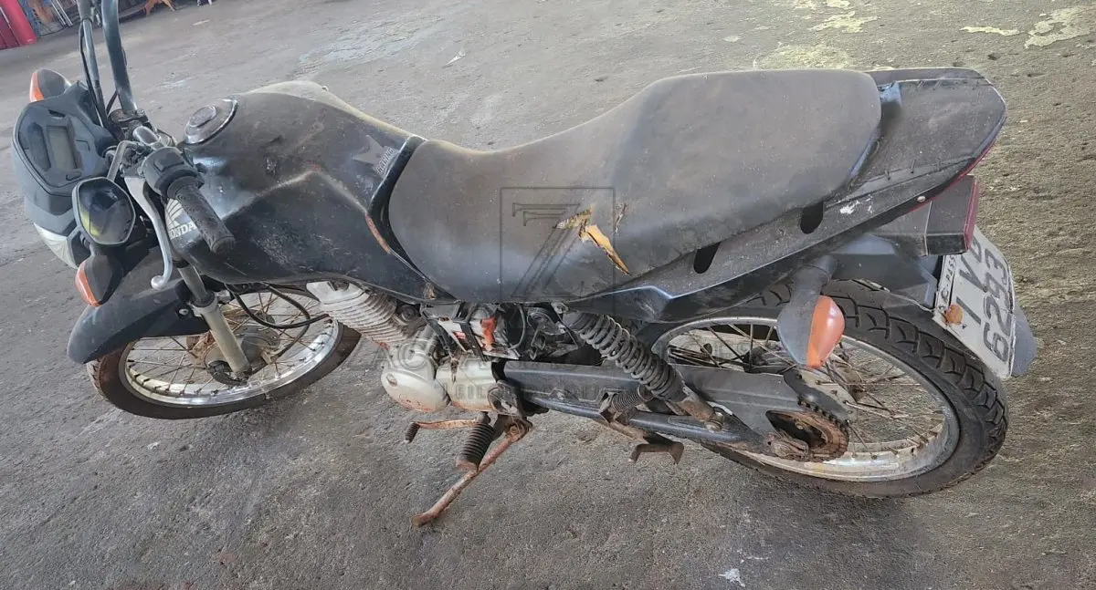 LOTE 019 - HONDA/CG 125 FAN KS, Placa: IVG6293,  Ano/modelo: 2013/2013, Cor: PRETA, Chassi:  9C2JC4110ER109270, Motor: JC41E1E109270, Renavam: 01000492521.
