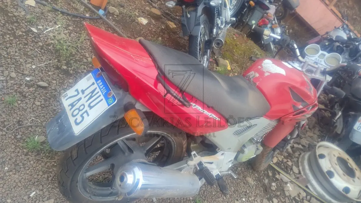 LOTE 016 - HONDA/CBX 250 TWISTER, Placa: INU7085, Ano modelo: 2007/2007, Cor: VERMELHA, Chassi:  9C2MC35007R040928, Motor: MC35E-7040928, RENAVAM: 00918067987.