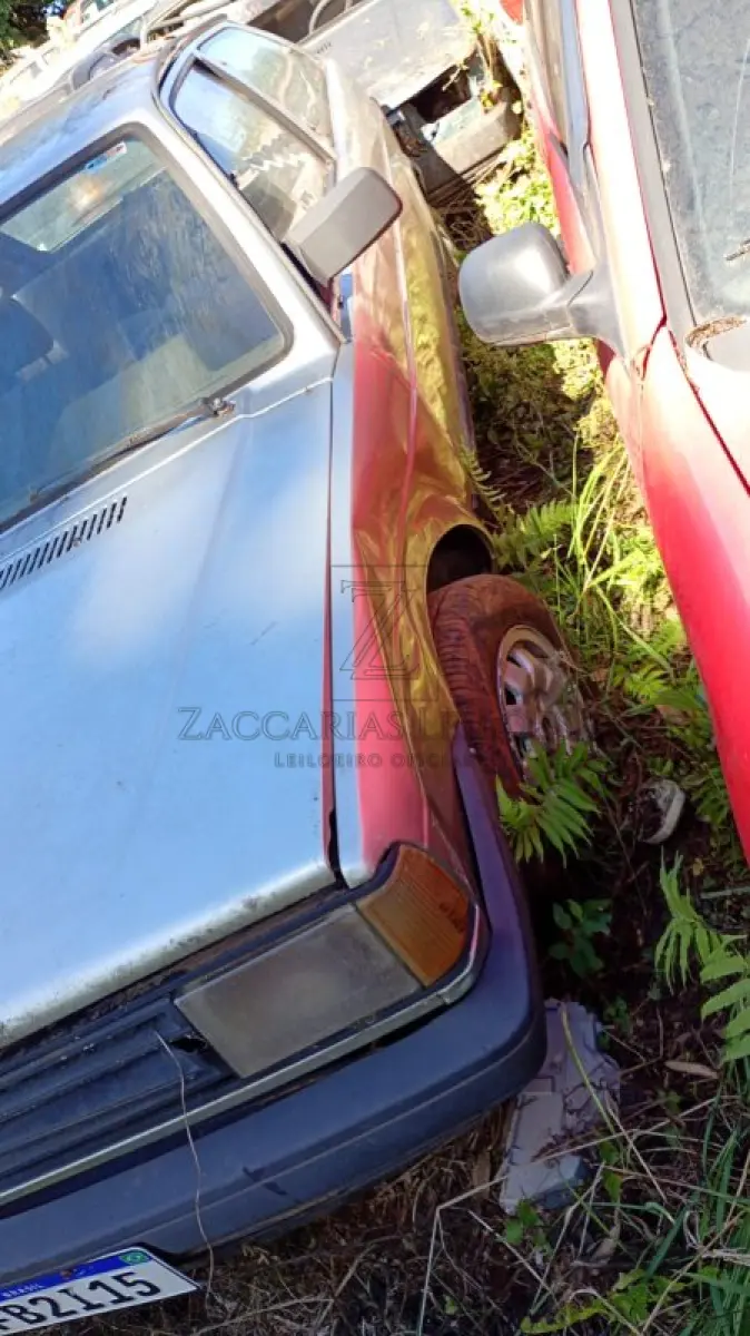 LOTE 010 - Marca/Modelo: VW/GOL GL, Placa: IFB2I15, Ano/modelo: 1987/1987, Cor: Bege,  Chassi: 9BWZZZ30ZHT126964, Renavam: 00563061197.