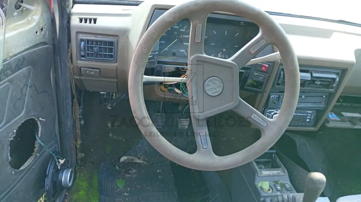 LOTE 010 - Marca/Modelo: VW/GOL GL, Placa: IFB2I15, Ano/modelo: 1987/1987, Cor: Bege,  Chassi: 9BWZZZ30ZHT126964, Renavam: 00563061197.