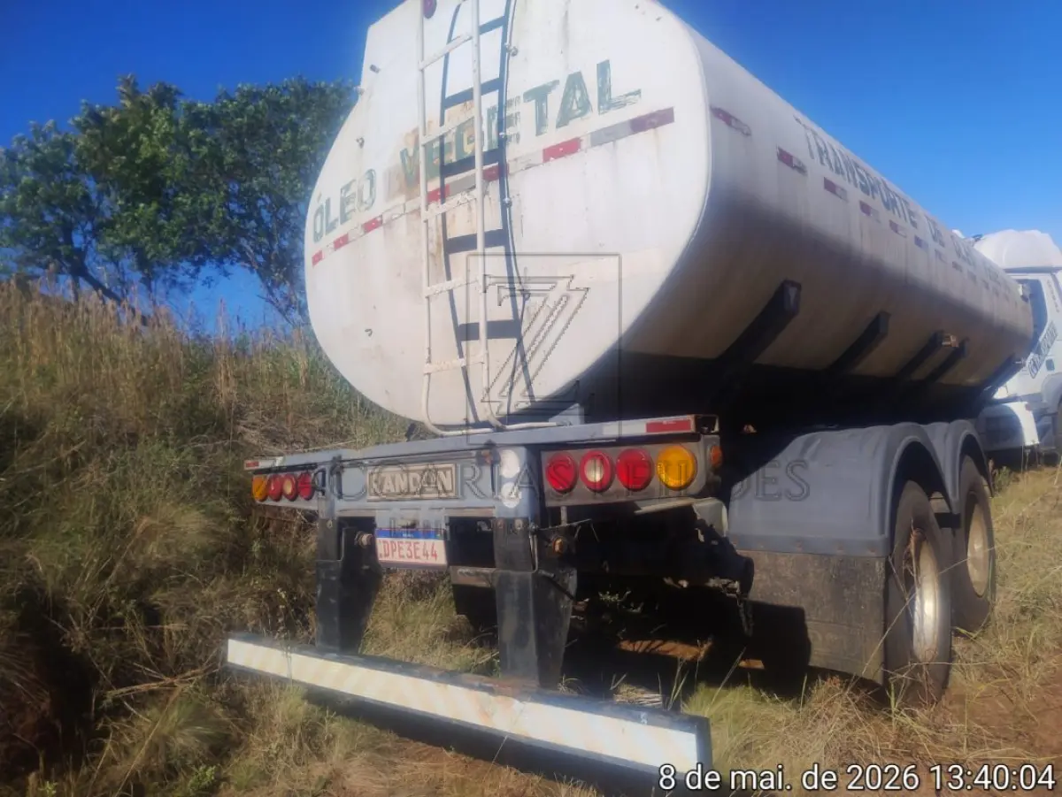 LOTE 002 - Semirreboque Tanque, Marca/Modelo: RANDON SR TQ, Placa: DPE3E44,  Ano/modelo: 2006/2006, Cor: BRANCA, Chassi: 9ADV075266M234768, Renavam:  00890722986.