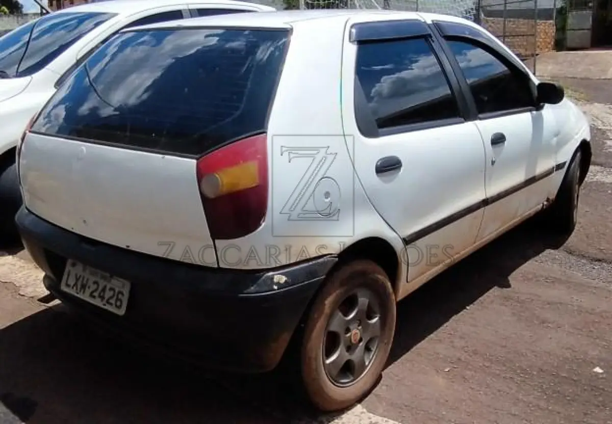 LOTE 006 - Fiat/Palio EL, placa LXW2426, ano/modelo 1996/1996, na cor branca chassis nº 9BD178237T0011119, RENAVAM: 00655006133.