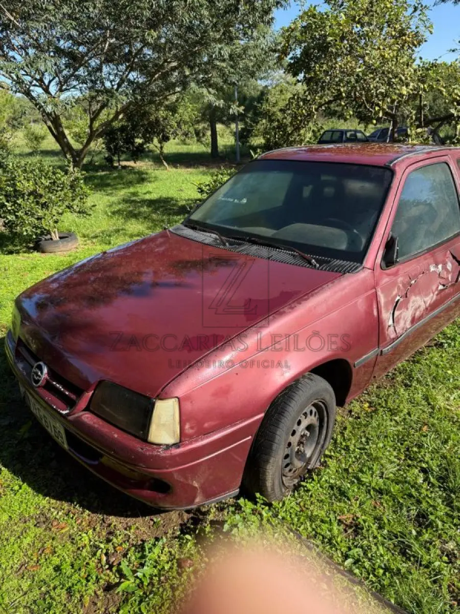 LOTE 005 - GM/KADETT GL, Placa: IFG6169, Ano/modelo: 1996/1996 Cor: VERMELHA, Chassi: 9BGKZ08GVTB400329, Motor: B18LZ31194884, Renavam: 00659364832.